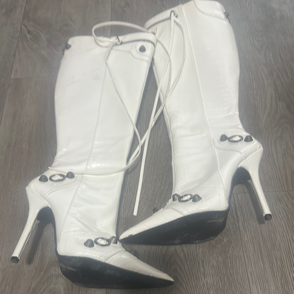 Fashion Nova White Stiletto Heeled Boots